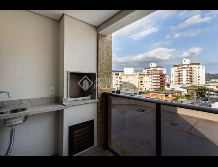 Apartamento no Bairro Trindade em Florianópolis com 2 Dormitórios (1 suíte) - 341765
