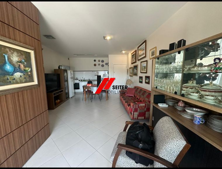 Apartamento no Bairro Trindade em Florianópolis com 2 Dormitórios (1 suíte) e 87 m² - AP02517L
