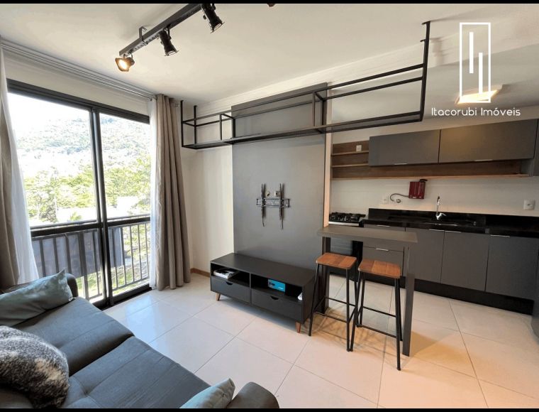 Apartamento no Bairro Trindade em Florianópolis com 2 Dormitórios - 2136