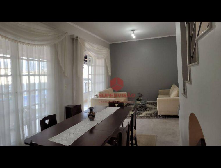 Casa no Bairro Agronômica em Florianópolis com 3 Dormitórios (1 suíte) e 254 m² - CA0838