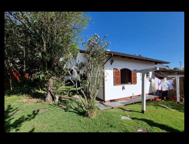 Casa no Bairro Agronômica em Florianópolis com 4 Dormitórios (2 suítes) - 367738