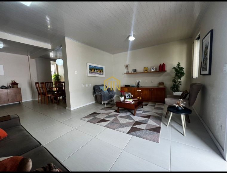 Casa no Bairro Agronômica em Florianópolis com 3 Dormitórios - C262