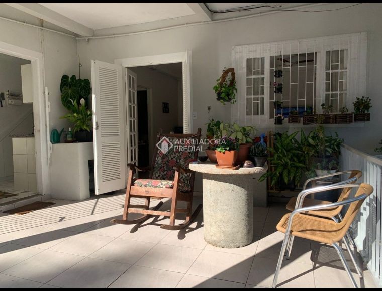 Casa no Bairro Agronômica em Florianópolis com 2 Dormitórios - 670142