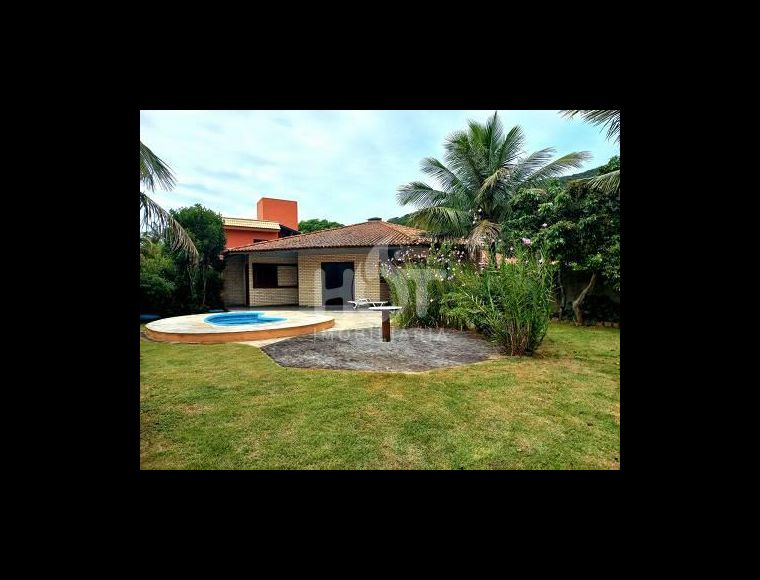Casa no Bairro Armação do Pântano do Sul em Florianópolis com 3 Dormitórios (1 suíte) e 370 m² - 427744