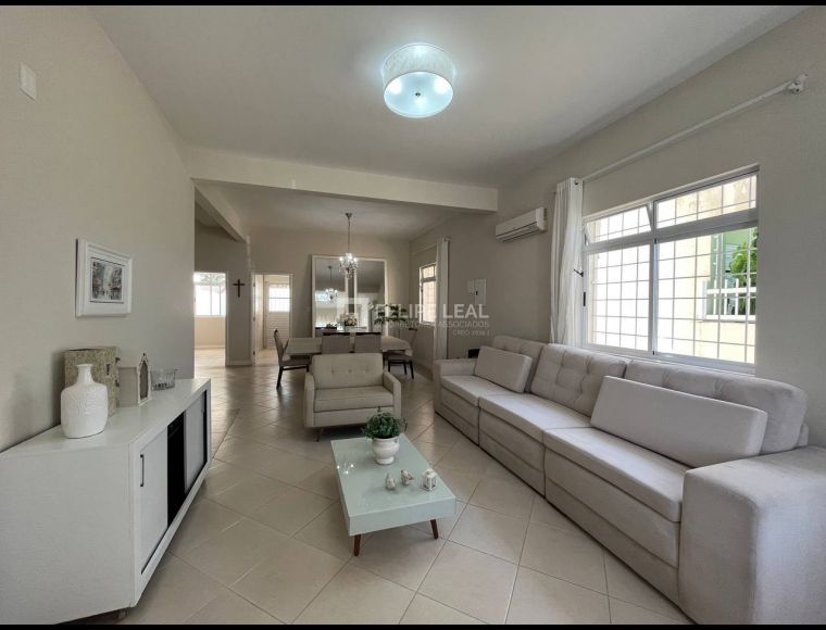 Casa no Bairro Balneário em Florianópolis com 4 Dormitórios (4 suítes) e 280 m² - 20293