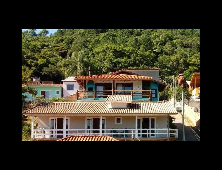 Casa no Bairro Barra da Lagoa em Florianópolis com 2 Dormitórios - REF026