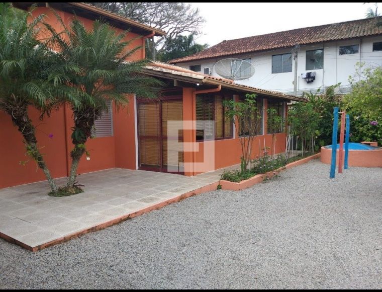Casa no Bairro Cachoeira do Bom Jesus em Florianópolis com 6 Dormitórios (3 suítes) e 300 m² - 3954