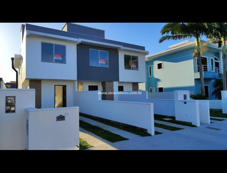 Casa no Bairro Cachoeira do Bom Jesus em Florianópolis com 3 Dormitórios (1 suíte) e 129 m² - SO0299