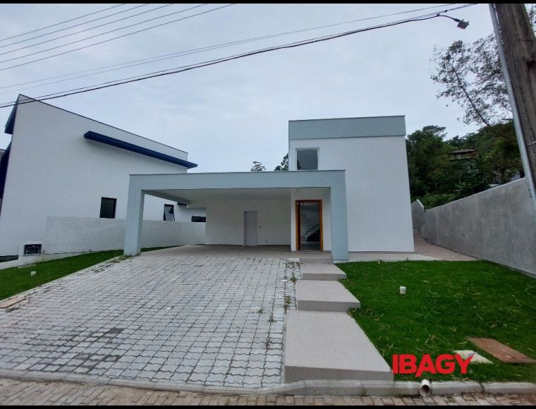 Casa no Bairro Cachoeira do Bom Jesus em Florianópolis com 3 Dormitórios (3 suítes) e 160 m² - 120976