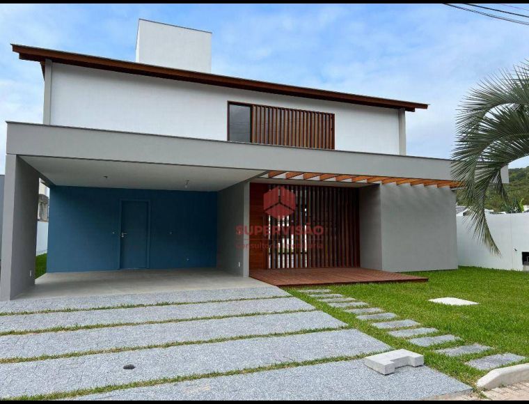 Casa no Bairro Cachoeira do Bom Jesus em Florianópolis com 4 Dormitórios (4 suítes) e 230 m² - CA0974