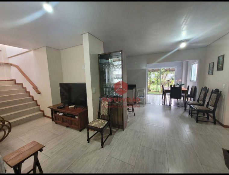 Casa no Bairro Cachoeira do Bom Jesus em Florianópolis com 4 Dormitórios (2 suítes) e 220 m² - CA1010