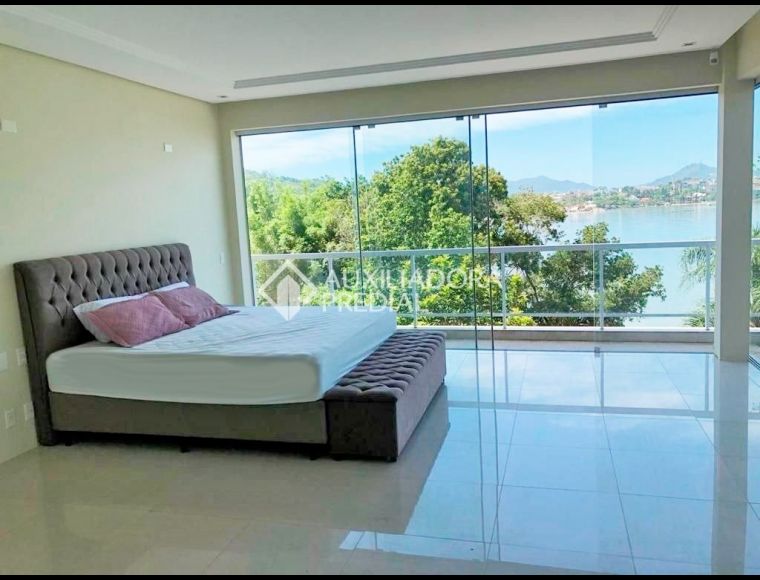 Casa no Bairro Cacupé em Florianópolis com 7 Dormitórios (5 suítes) - 362752