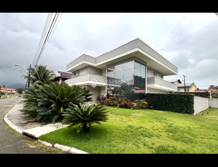 Casa no Bairro Cacupé em Florianópolis com 4 Dormitórios - 453633