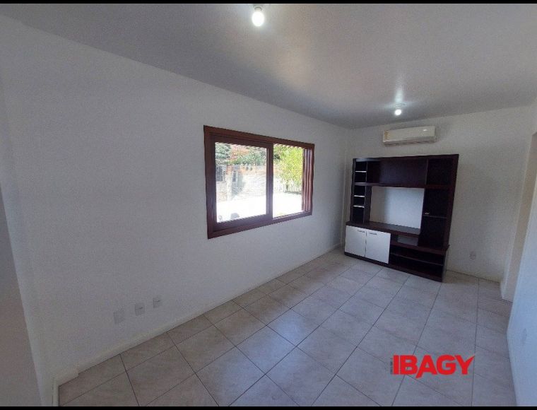 Casa no Bairro Campeche em Florianópolis com 2 Dormitórios (1 suíte) e 160 m² - 120996