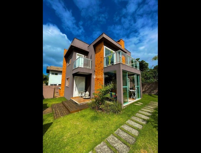 Casa no Bairro Campeche em Florianópolis com 3 Dormitórios (1 suíte) - 440367