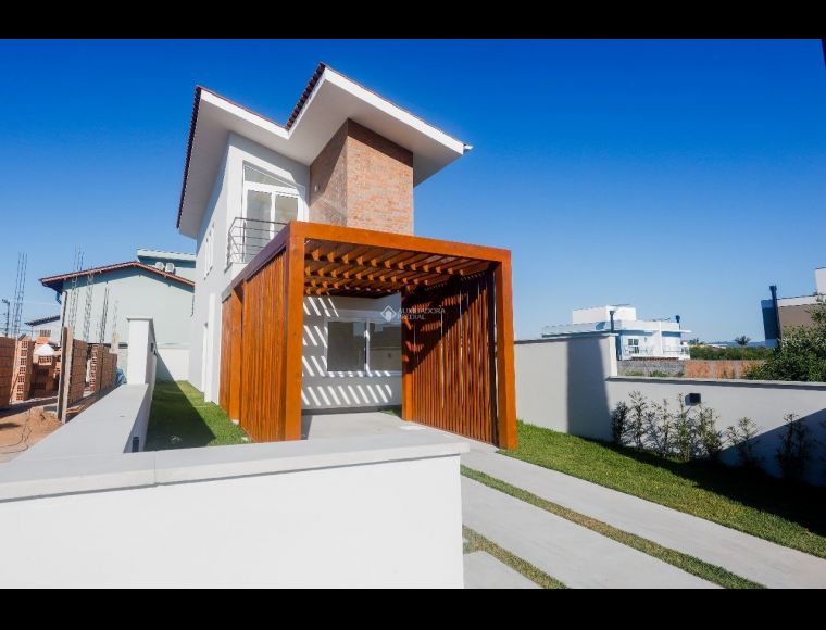 Casa no Bairro Campeche em Florianópolis com 3 Dormitórios (2 suítes) - 437028