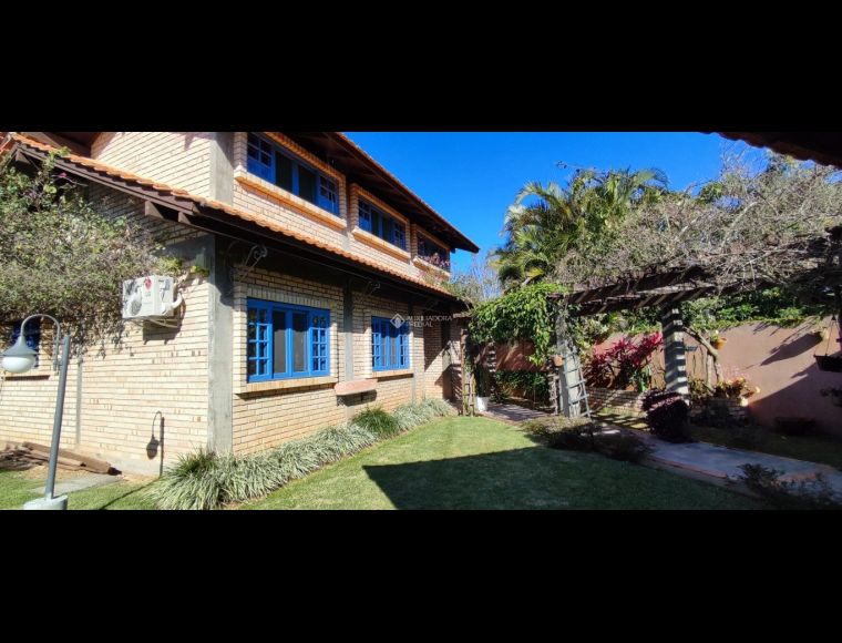 Casa no Bairro Campeche em Florianópolis com 3 Dormitórios (1 suíte) - 429243