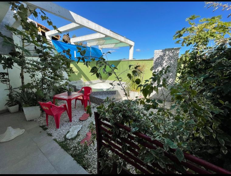 Casa no Bairro Campeche em Florianópolis com 3 Dormitórios (2 suítes) - 423712
