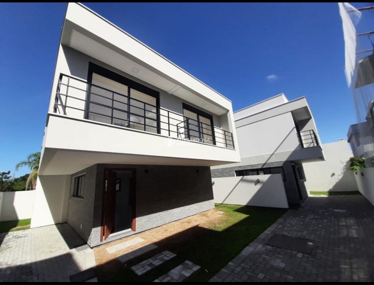 Casa no Bairro Campeche em Florianópolis com 3 Dormitórios (1 suíte) - 388257