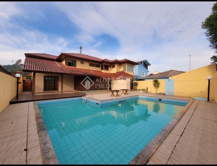 Casa no Bairro Campeche em Florianópolis com 5 Dormitórios (5 suítes) - 375333