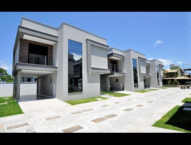 Casa no Bairro Campeche em Florianópolis com 3 Dormitórios (3 suítes) - 441106