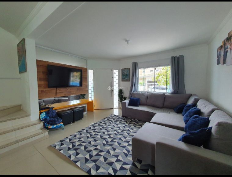 Casa no Bairro Campeche em Florianópolis com 2 Dormitórios (1 suíte) e 143.12 m² - 428606