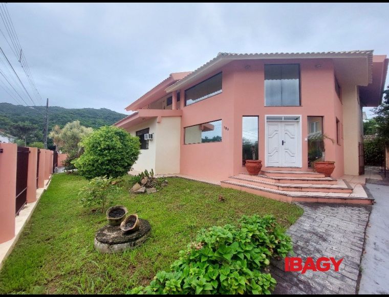 Casa no Bairro Campeche em Florianópolis com 4 Dormitórios (1 suíte) e 366.22 m² - 122746