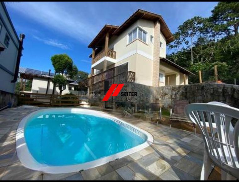 Casa no Bairro Campeche em Florianópolis com 4 Dormitórios (2 suítes) e 379 m² - CA00422V