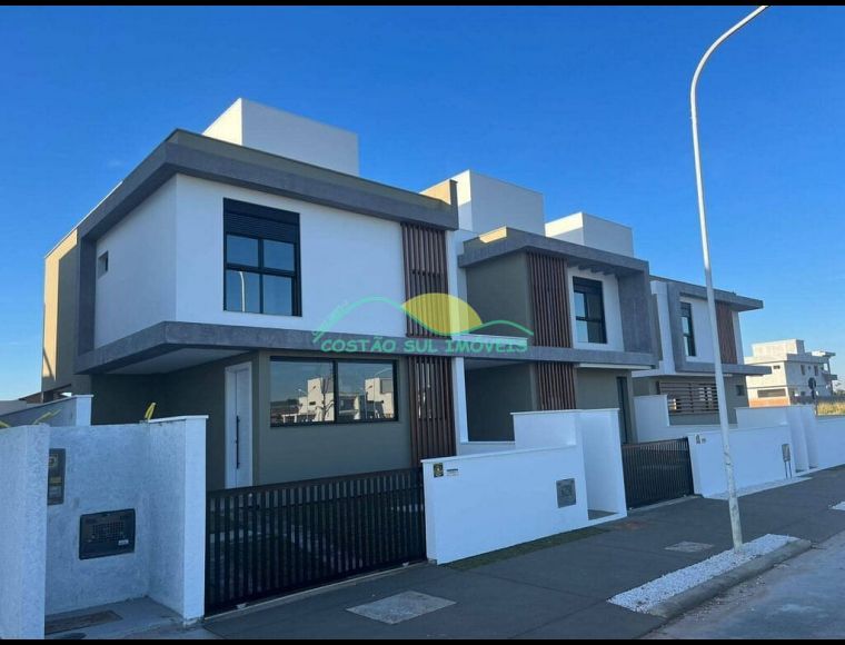 Casa no Bairro Campeche em Florianópolis com 3 Dormitórios (3 suítes) e 127 m² - CA0155_COSTAO