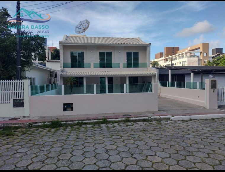 Casa no Bairro Canasvieiras em Florianópolis com 3 Dormitórios (2 suítes) e 120 m² - CA0782