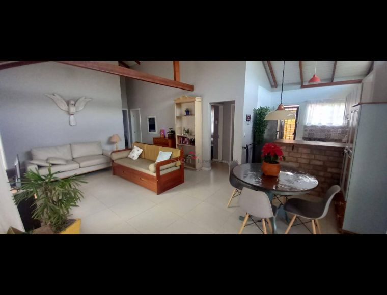 Casa no Bairro Canasvieiras em Florianópolis com 3 Dormitórios e 104 m² - CA0039