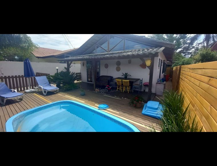 Casa no Bairro Canasvieiras em Florianópolis com 3 Dormitórios e 104 m² - CA0039
