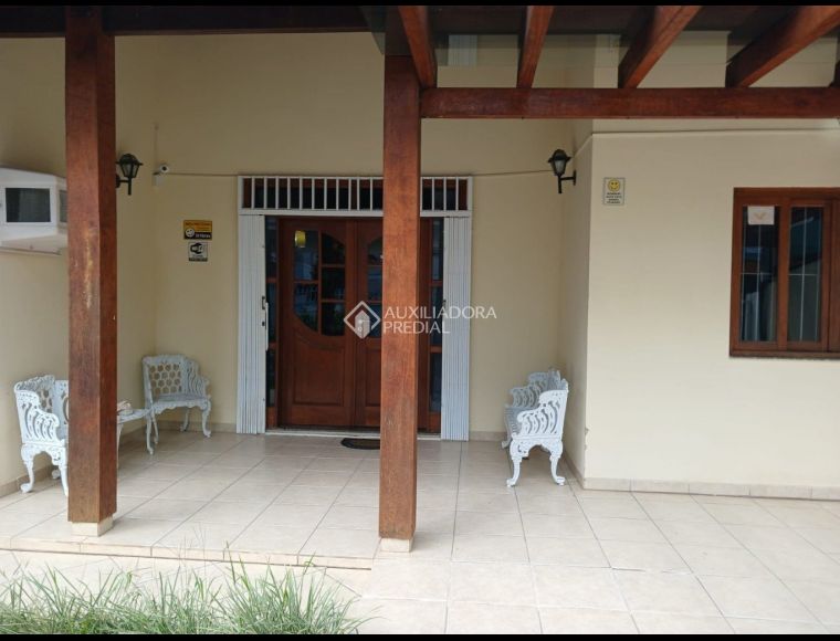Casa no Bairro Canasvieiras em Florianópolis com 4 Dormitórios (4 suítes) - 470252