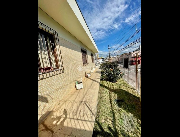 Casa no Bairro Capoeiras em Florianópolis com 5 Dormitórios - 675351