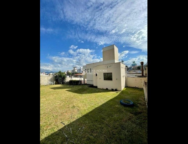Casa no Bairro Capoeiras em Florianópolis com 5 Dormitórios - 675351