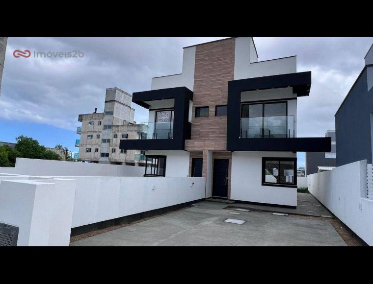 Casa no Bairro Carianos em Florianópolis com 3 Dormitórios (1 suíte) e 126 m² - CA0199