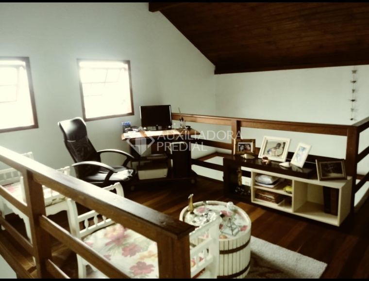 Casa no Bairro Carianos em Florianópolis com 3 Dormitórios (1 suíte) - 376751
