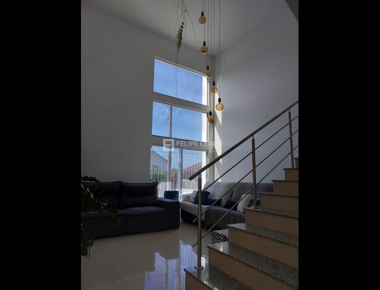 Casa no Bairro Carianos em Florianópolis com 4 Dormitórios (1 suíte) e 321 m² - 21213