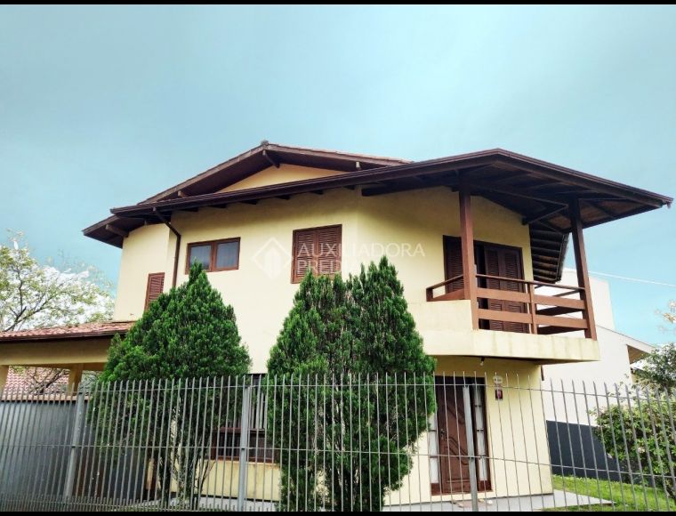 Casa no Bairro Carvoeira em Florianópolis com 3 Dormitórios (1 suíte) - 352961
