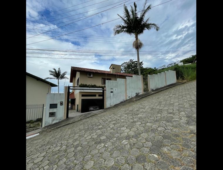 Casa no Bairro Centro em Florianópolis com 4 Dormitórios (1 suíte) - 445311