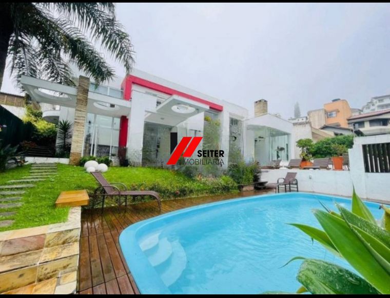 Casa no Bairro Centro em Florianópolis com 8 Dormitórios (8 suítes) e 450 m² - CA00398V