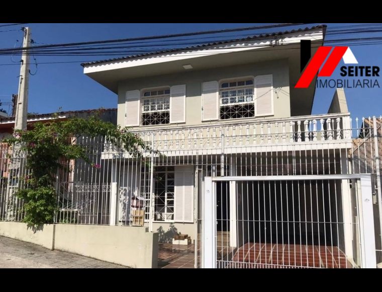 Casa no Bairro Centro em Florianópolis com 4 Dormitórios (1 suíte) e 191.25 m² - CA00265V