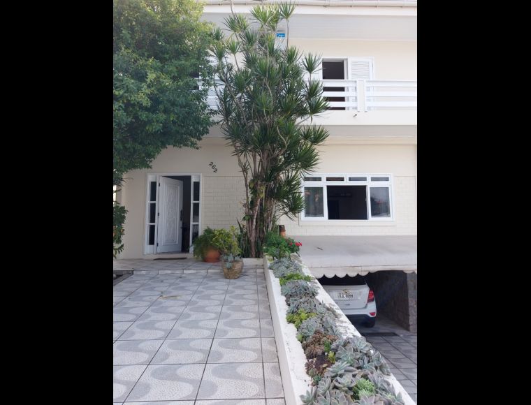 Casa no Bairro Coqueiros em Florianópolis com 5 Dormitórios (4 suítes) - RMX1184