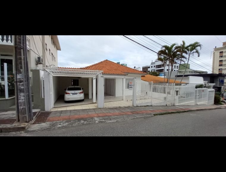 Casa no Bairro Coqueiros em Florianópolis com 3 Dormitórios (1 suíte) - 445260