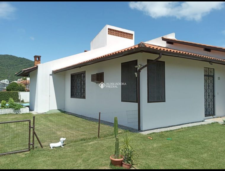 Casa no Bairro Córrego Grande em Florianópolis com 4 Dormitórios (2 suítes) - 402832