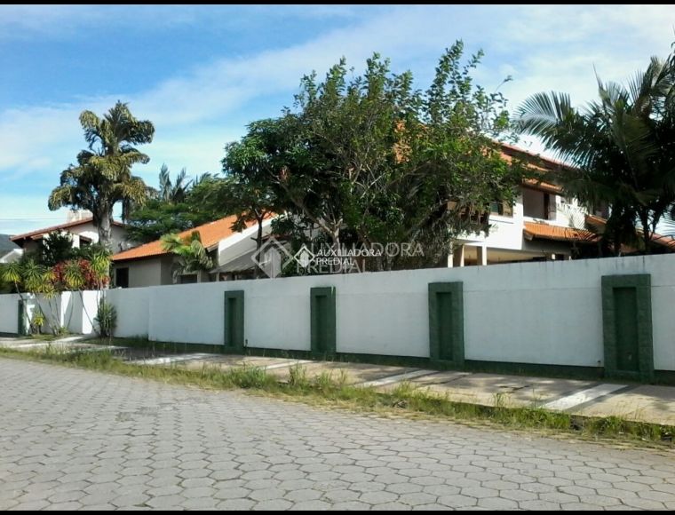 Casa no Bairro Córrego Grande em Florianópolis com 4 Dormitórios (4 suítes) - 401486