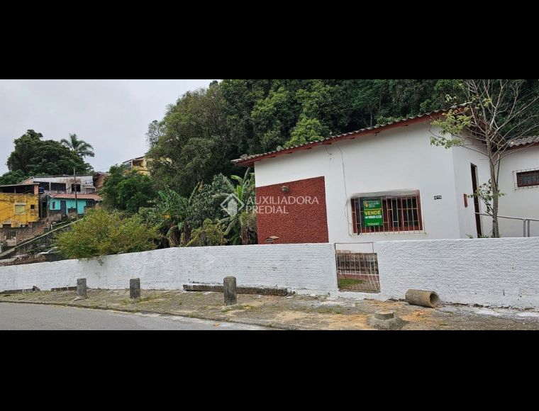 Casa no Bairro Costeira do Pirajubaé em Florianópolis com 3 Dormitórios (1 suíte) - 374228