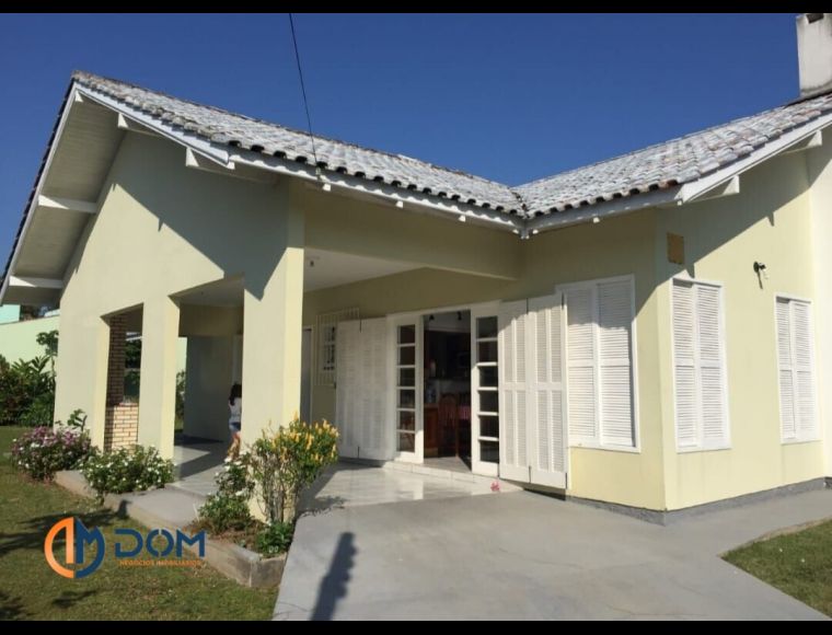 Casa no Bairro Daniela em Florianópolis com 4 Dormitórios (1 suíte) e 250 m² - 544