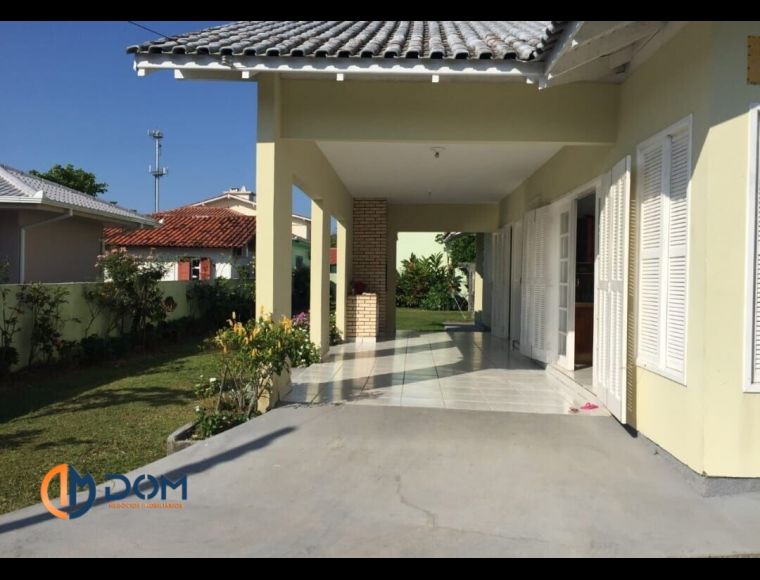 Casa no Bairro Daniela em Florianópolis com 4 Dormitórios (1 suíte) e 250 m² - 544