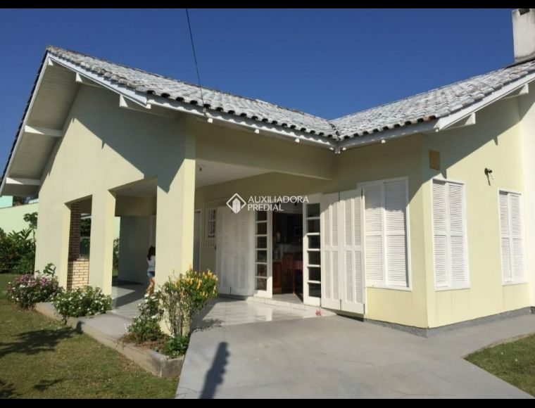 Casa no Bairro Daniela em Florianópolis com 4 Dormitórios (1 suíte) - 416301